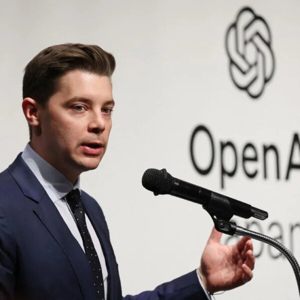 Операційний директор OpenAI Бренд Лайткап іде запускати новий проєкт