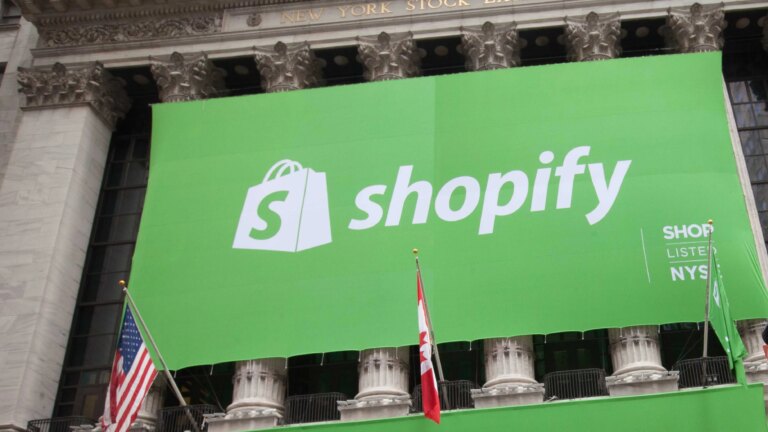 Shopify: Штучний інтелект у пошуку збільшує трафік і продажі, а не замінює Google 38 Shopify: Штучний інтелект у пошуку збільшує трафік і продажі, а не замінює Google 38