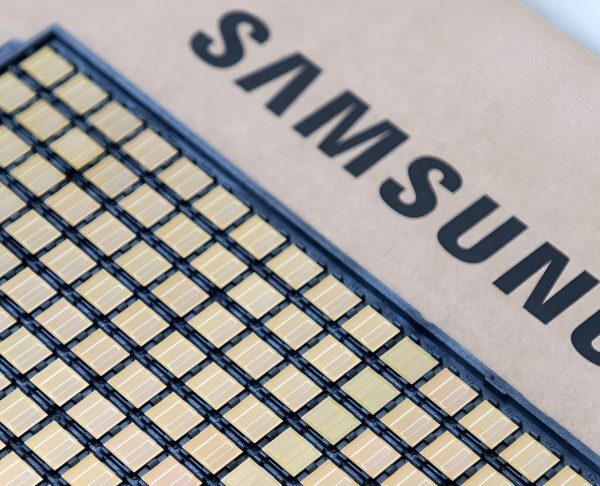 Samsung HBM4: Звітують про “золотий” показник виходу у 80% для виклику домінування SK Hynix у сфері “AI DRAM”