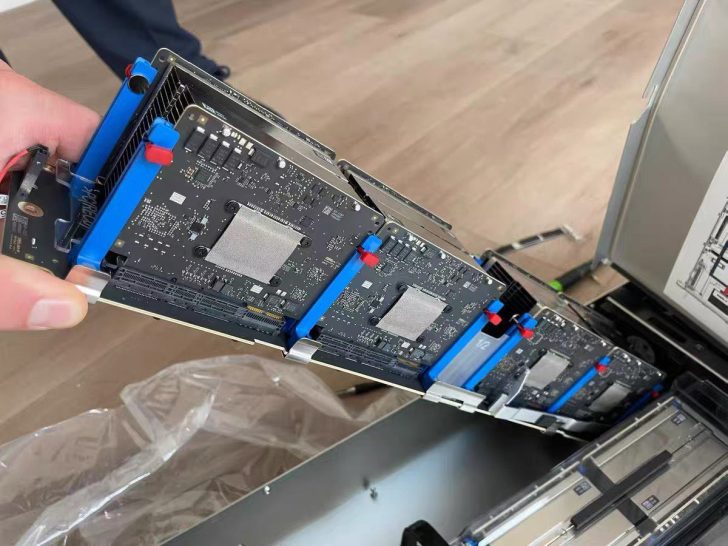 Apple показала сервер Private Cloud Compute на чіпах M5 2