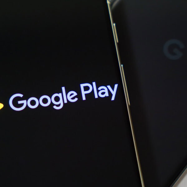 Google дозволить магазину додатків-конкурента працювати у Play Store