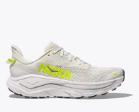 Біжи вигідно: Hoka, Brooks та Asics до 50% дешевше 18