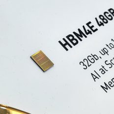 LPCAMM2 від Framework – це майбутнє модульної пам'яті LPDDR5X, але чи варто воно 39% приросту пропускної здатності M5 MacBook Pro, адже стандарт той самий? 8