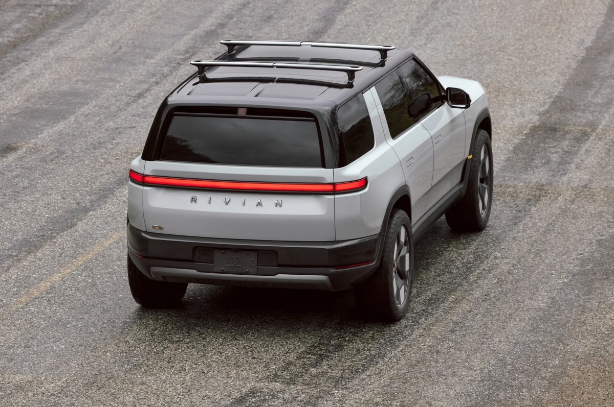 Rivian звільняє сотні працівників перед стартом поставок R2 1 Rivian звільняє сотні працівників перед стартом поставок R2