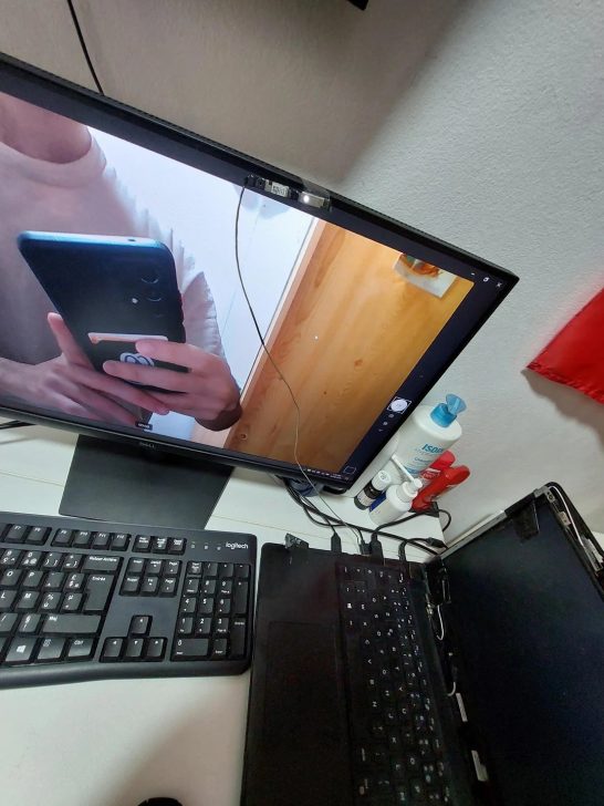 Моддер оживив ноутбук із розбитим екраном та обмеженим бюджетом, використавши його веб-камеру через Ethernet-порт 3 Моддер оживив ноутбук із розбитим екраном та обмеженим бюджетом, використавши його веб-камеру через Ethernet-порт 3