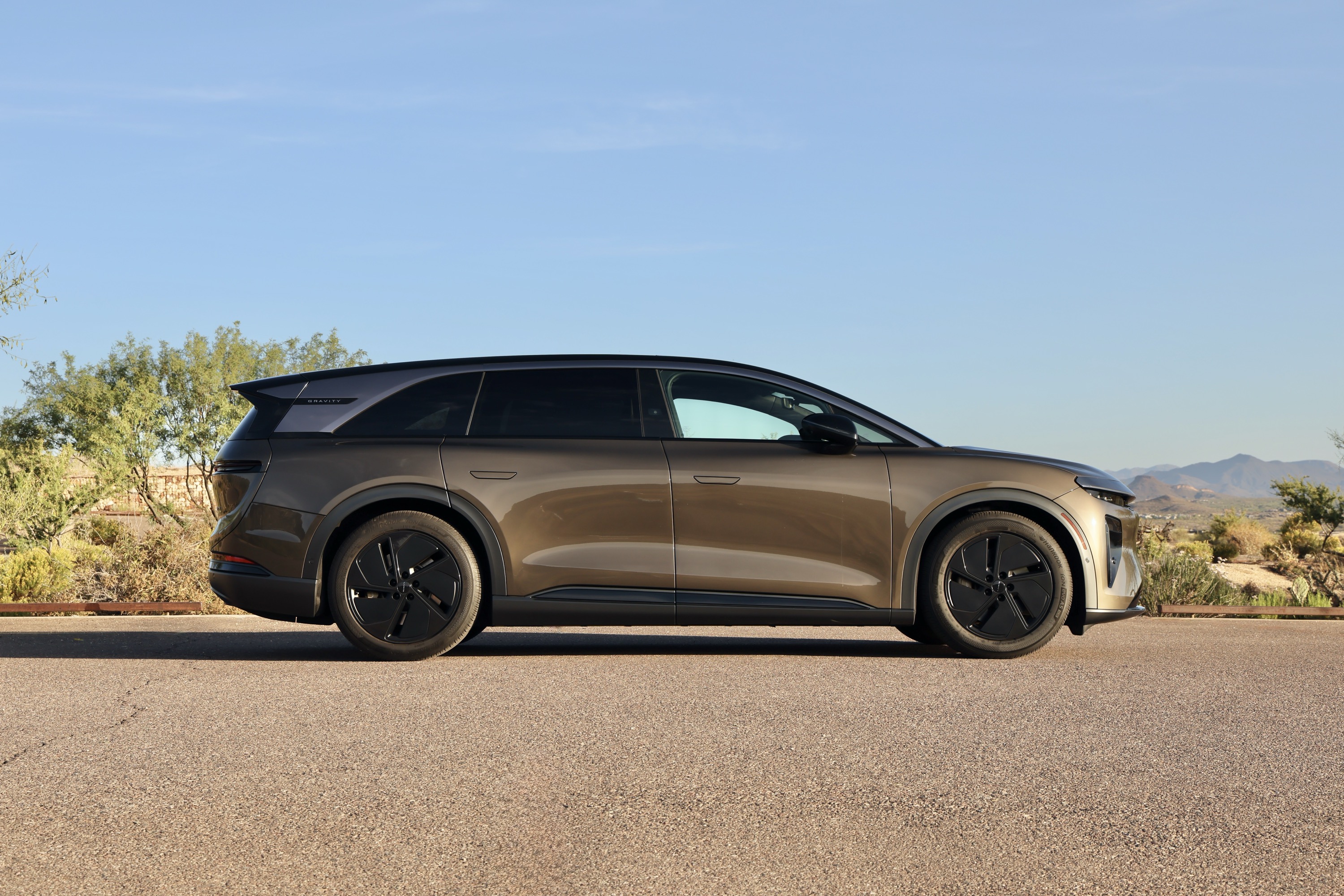 Lucid Gravity: тест-драйв першого кросовера 2026 року 2