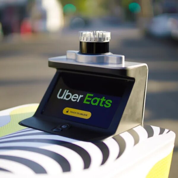 Uber продав частку в Serve Robotics
