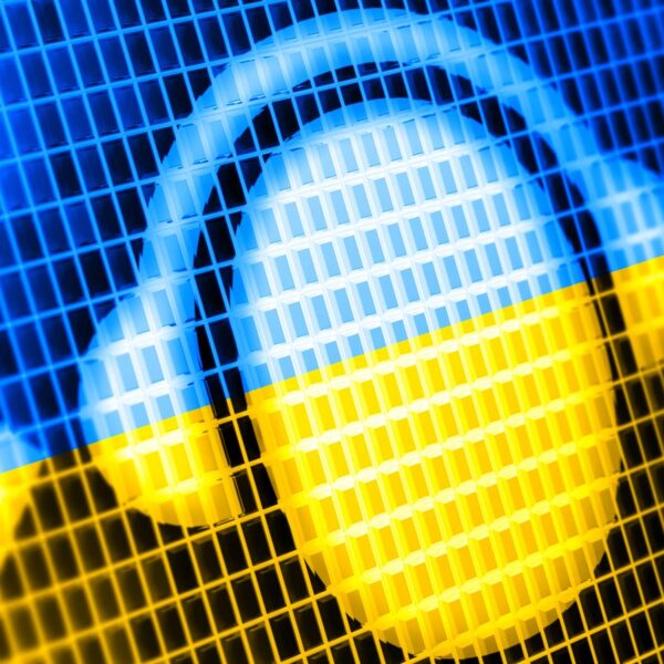 Україна викрила 94 шахрайські кол-центри, вилучивши мільйони готівки