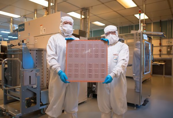 Intel поспішає заповнити останню вільну чисту кімнату на заводі в Ізраїлі