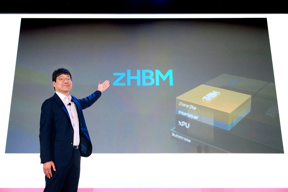 Samsung долає "стіну" пам'яті та сховища: 400+ шарів V10 BV-NAND та zHBM, що розміщує HBM безпосередньо на ШІ-чіпах 2 Samsung долає "стіну" пам'яті та сховища: 400+ шарів V10 BV-NAND та zHBM, що розміщує HBM безпосередньо на ШІ-чіпах 2