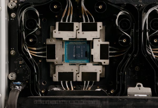 Партнери NVIDIA спростовують чутки про затримки CPO, Coherent нарощує доходи з 2026 року