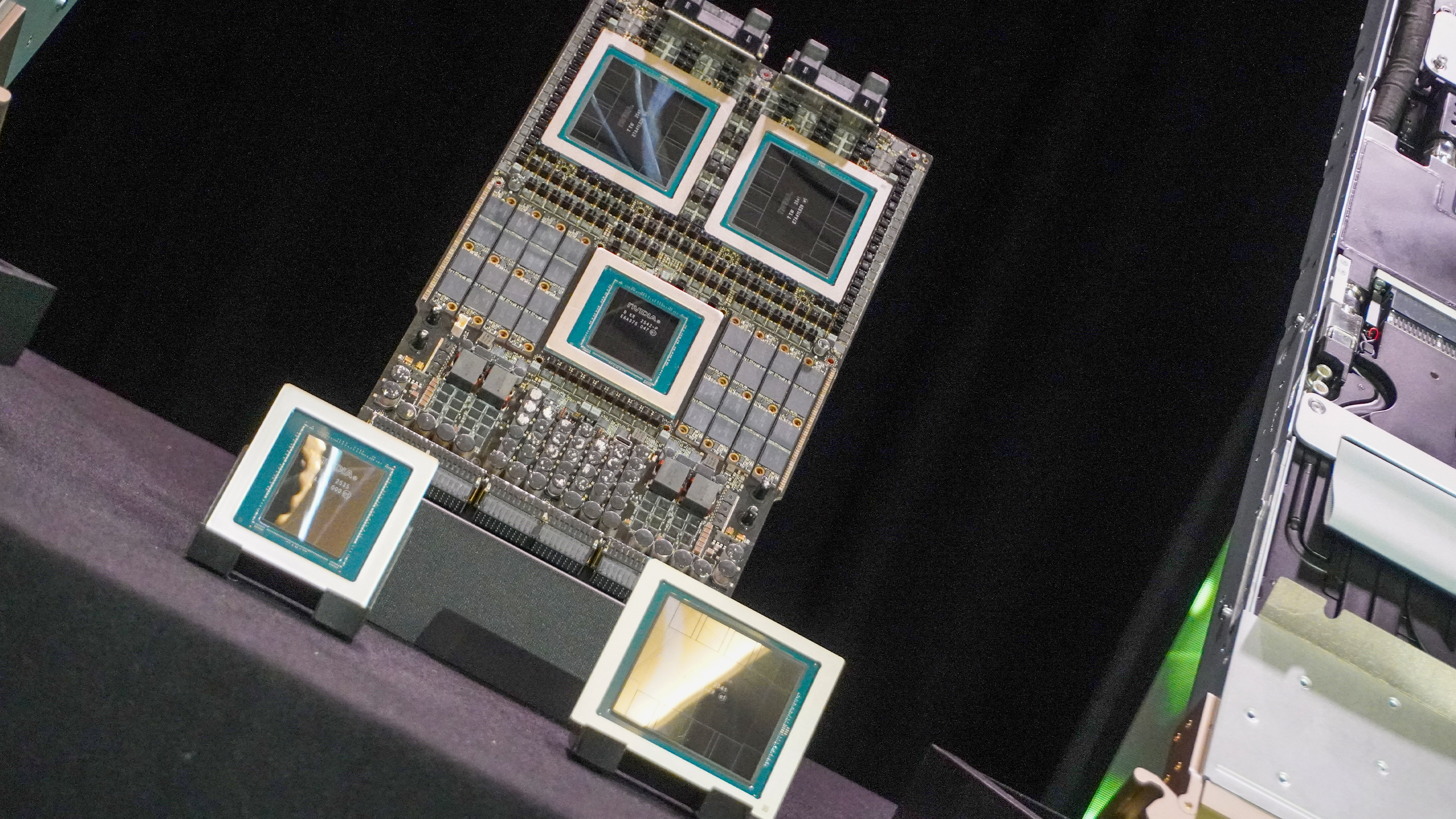 NVIDIA RTX Spark: чи варто Apple хвилюватися через найшвидші Windows-ноутбуки? 2 NVIDIA RTX Spark: чи варто Apple хвилюватися через найшвидші Windows-ноутбуки? 2