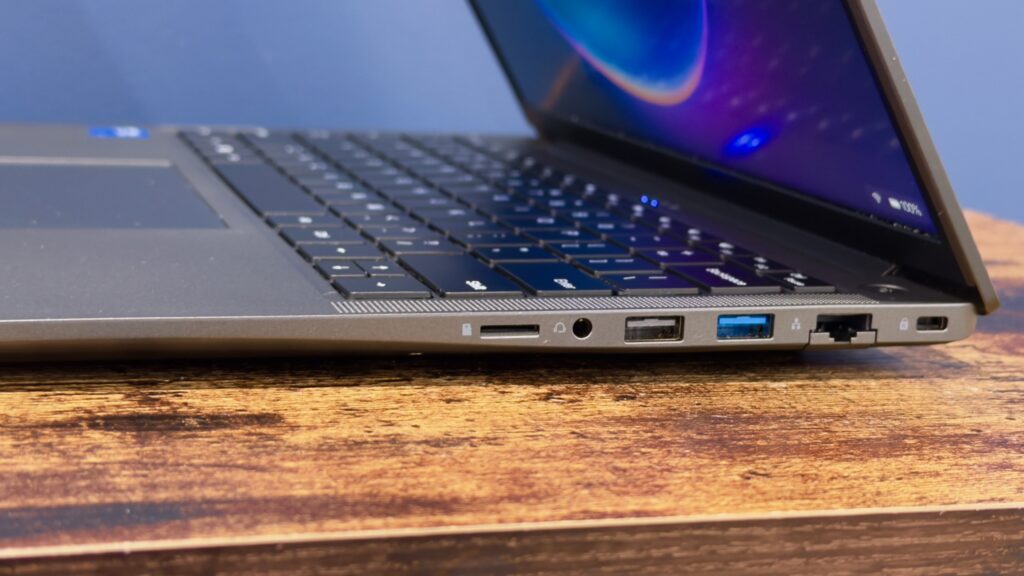 Chuwi Unibook: недорогий ноутбук, схожий на MacBook 4