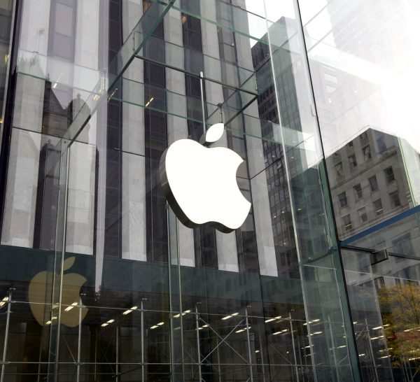 Вражаюча здатність Apple залишатися майже вільною від витрат на дата-центри та генерувати готівку, але для компенсації витрат на DRAM потрібна нова дорожня карта ШІ