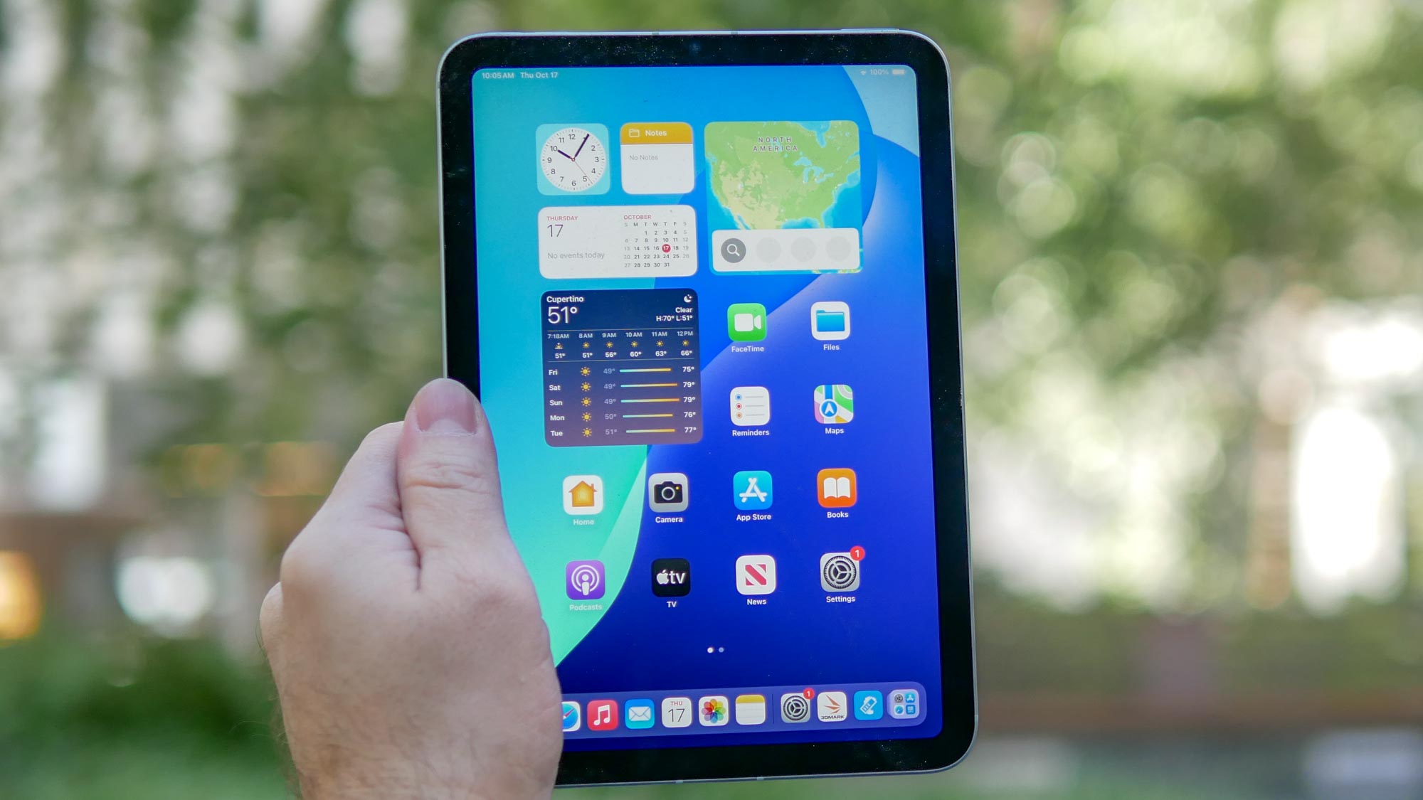 Apple продала 274 мільйони iPhone у 2023 році 5