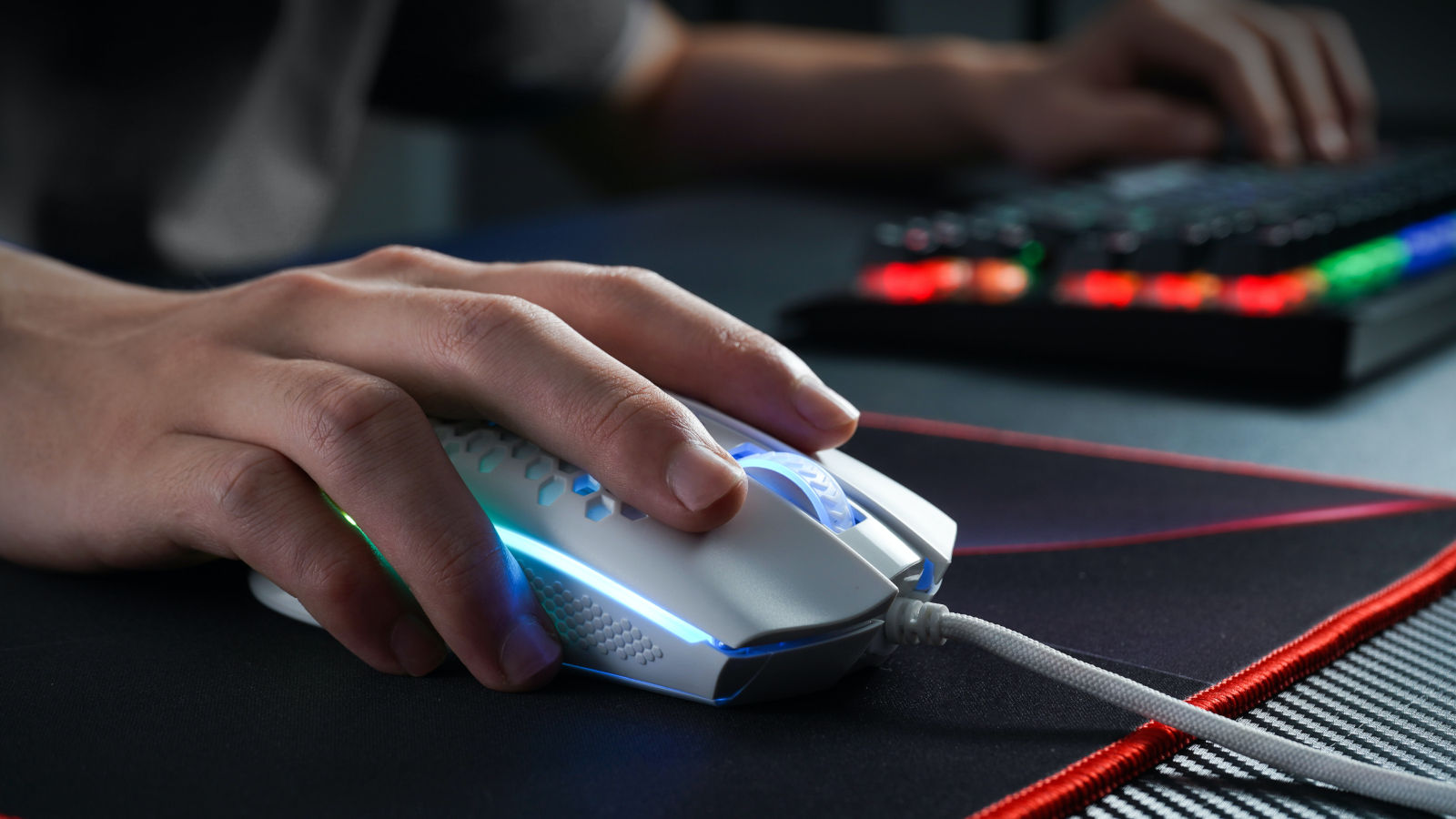 Microsoft звинувачує проблеми з іграми у Windows пристрої з RGB-підсвічуванням 1