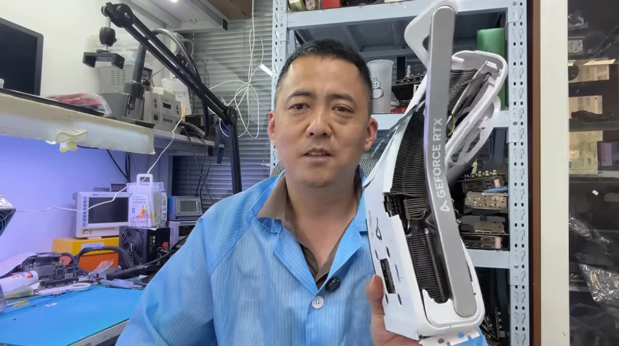 NVIDIA RTX 5060 Ti: майстер відновив відеокарту, зігнуту навпіл в аварії 1