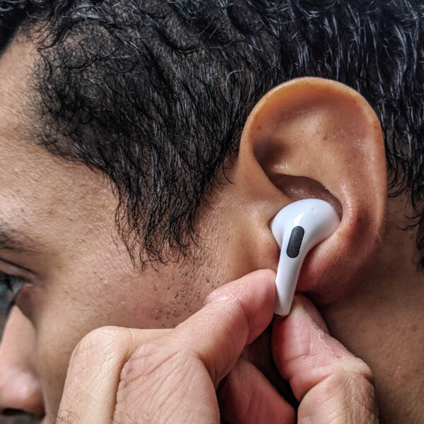 AirPods Ultra з камерами: витік відео викликав суперечки щодо приватності