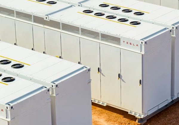 SpaceX витратила $329 млн на гігантські батареї Tesla Megapack цього року