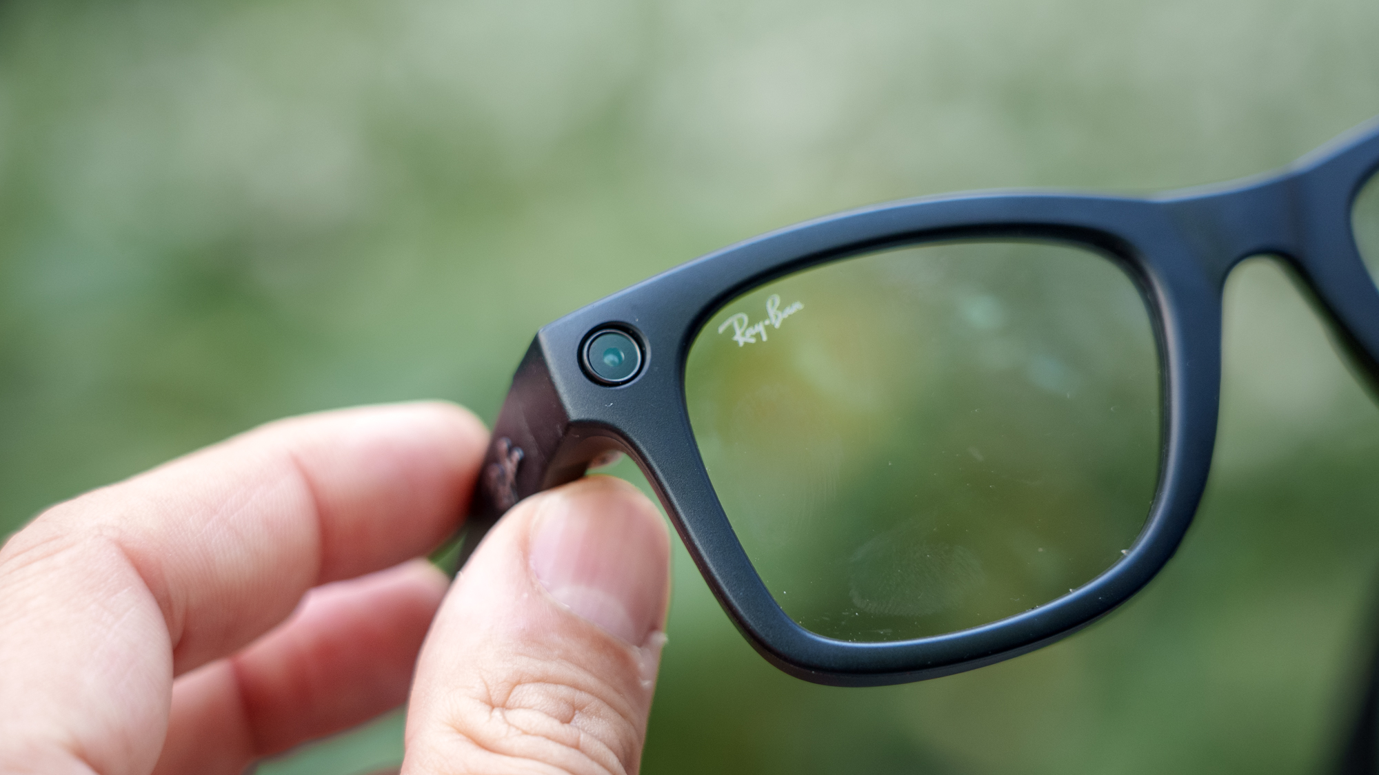 ICE заборонив окуляри Ray-Ban Meta для агентів: ось чому 1