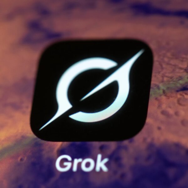 Grok надсилає користувачам беззмістовні відповіді