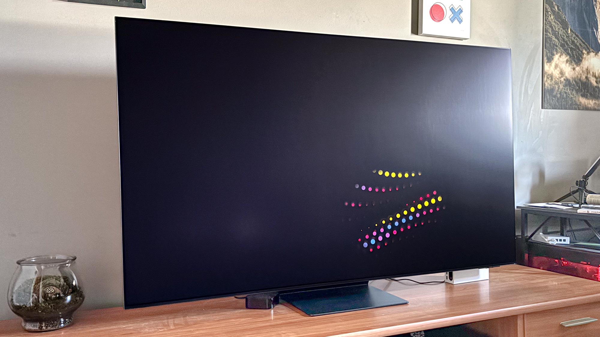 Уявіть, що ваш вітальня занадто яскрава для OLED-телевізора 5
