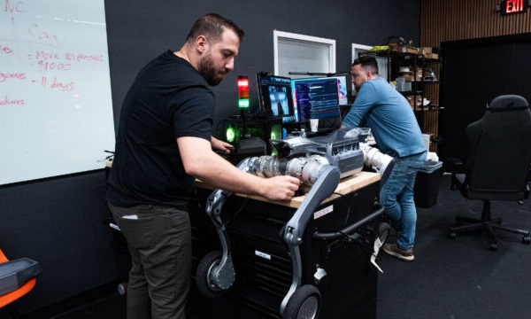 Американський дистриб’ютор людських роботів із Китаю змінює стратегію через заборону США