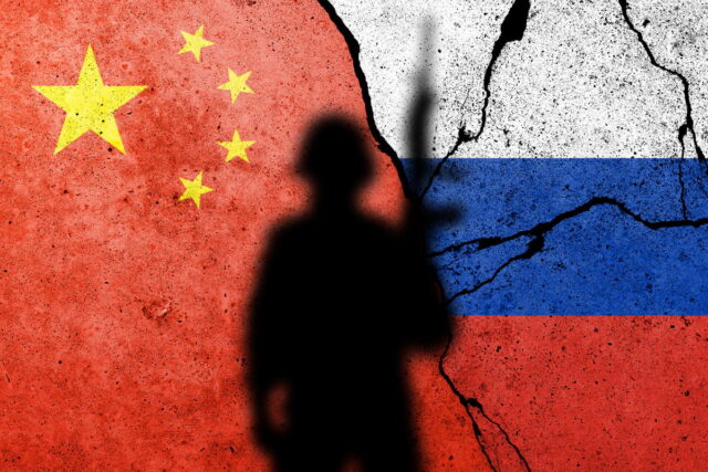 Додатки для американських військових містять китайський та російський код 1