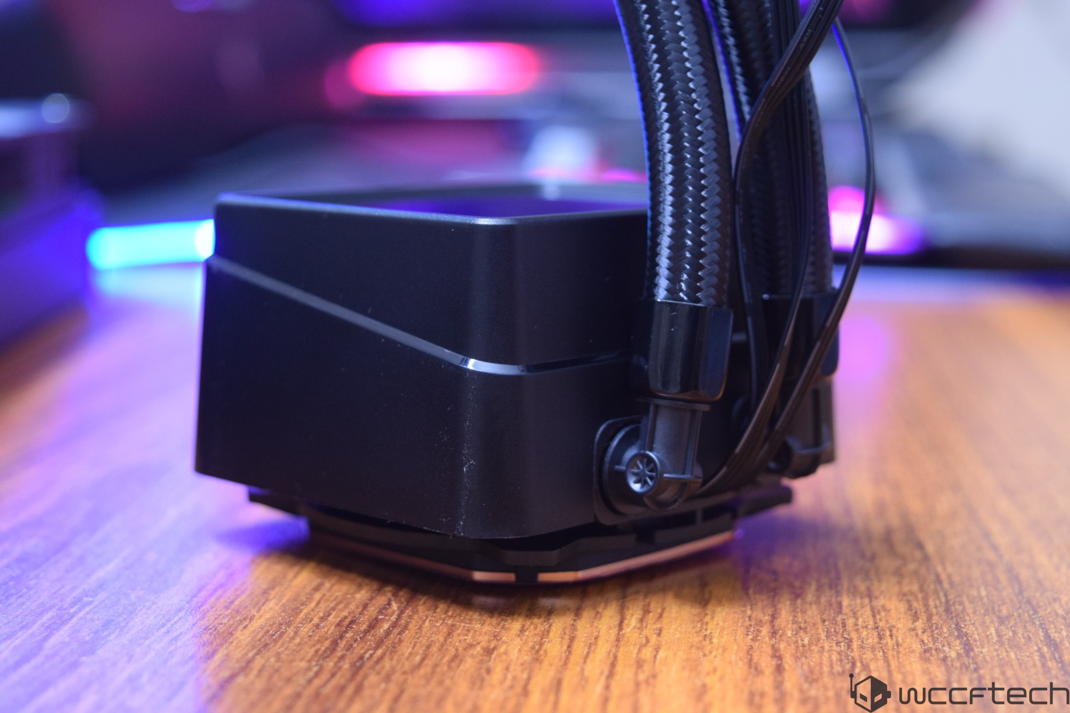 ASRock Challenger 360: ефективне охолодження за привабливою ціною 10
