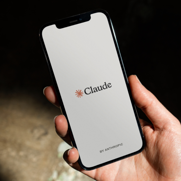 Claude Cowork нагадує, що ви повідомили додатку в чаті