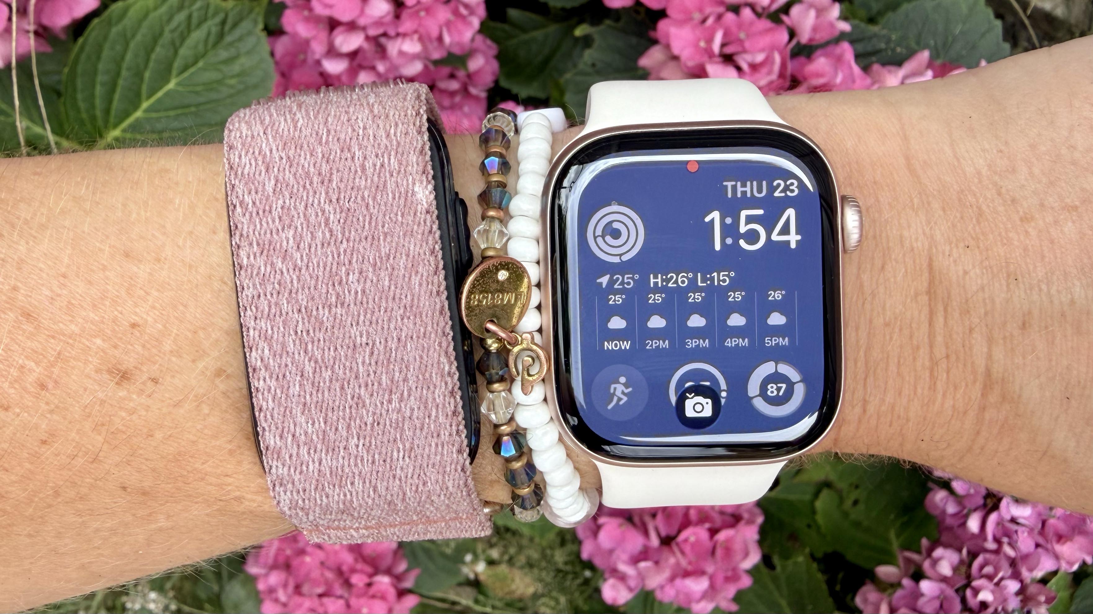 Apple Watch Ultra 3 проти Garmin Cirqa: 12 000 кроків з годинами за $799 та $199 1