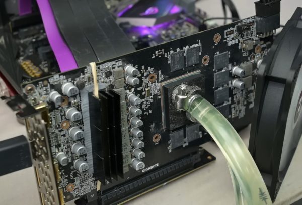 Моддер залив водою чіп RTX 2060, знизивши температуру з 70°C до вражаючих 28°C