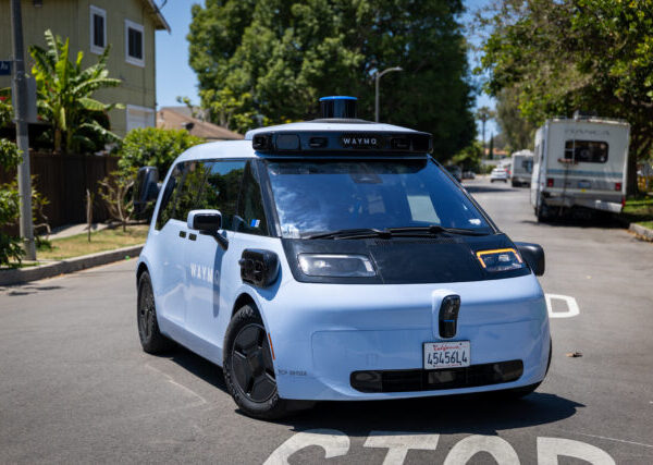 Waymo пропонує безкоштовні поїздки в Каліфорнії завдяки регуляторній особливості