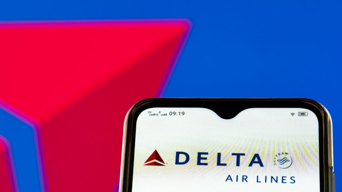 DEF CON: як учасники з'їзду зламали Wi-Fi на рейсі Delta 2
