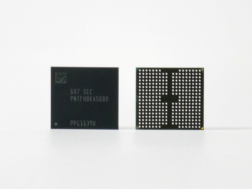 Samsung долає "стіну" пам'яті та сховища: 400+ шарів V10 BV-NAND та zHBM, що розміщує HBM безпосередньо на ШІ-чіпах 8 Samsung долає "стіну" пам'яті та сховища: 400+ шарів V10 BV-NAND та zHBM, що розміщує HBM безпосередньо на ШІ-чіпах 8