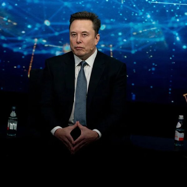 Маск пришвидшує виробництво газових турбін, стикаючись із проблемою забруднення
