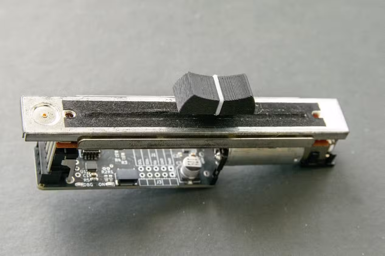 ESP32 перетворює звичайні висувні регулятори на елементи керування розумним будинком 7