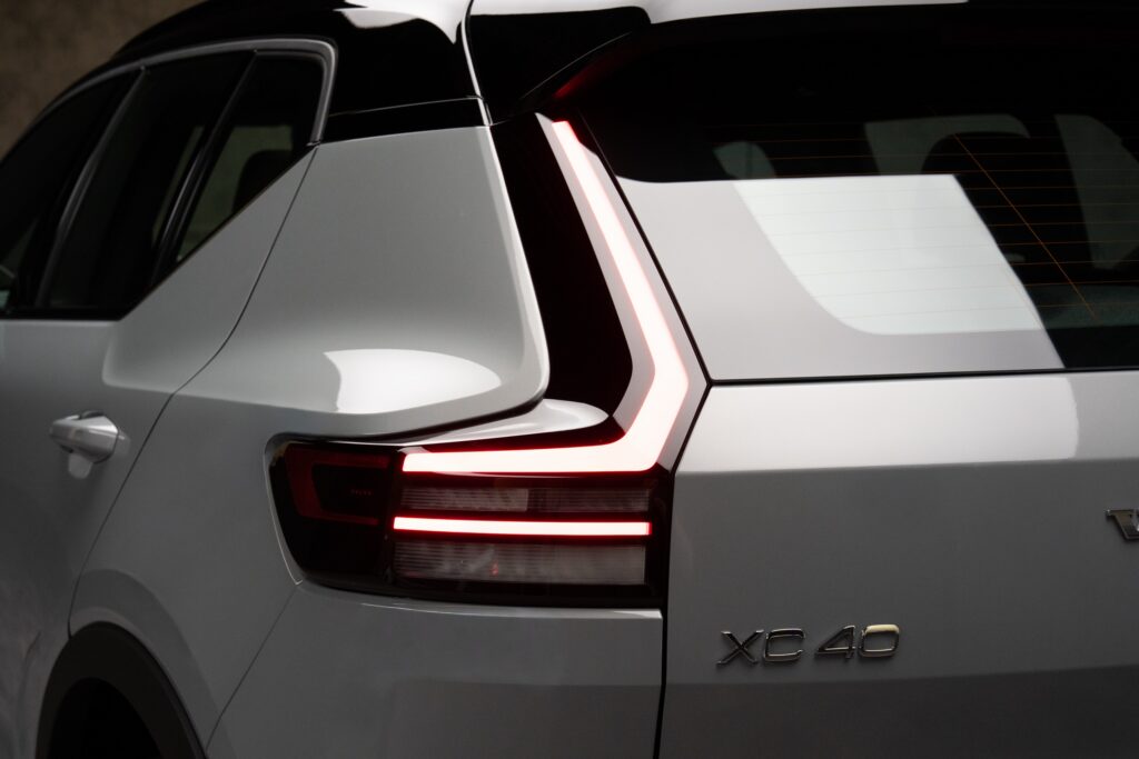 Volvo XC40 2028: Новий дизайн та оновлене освітлення 6