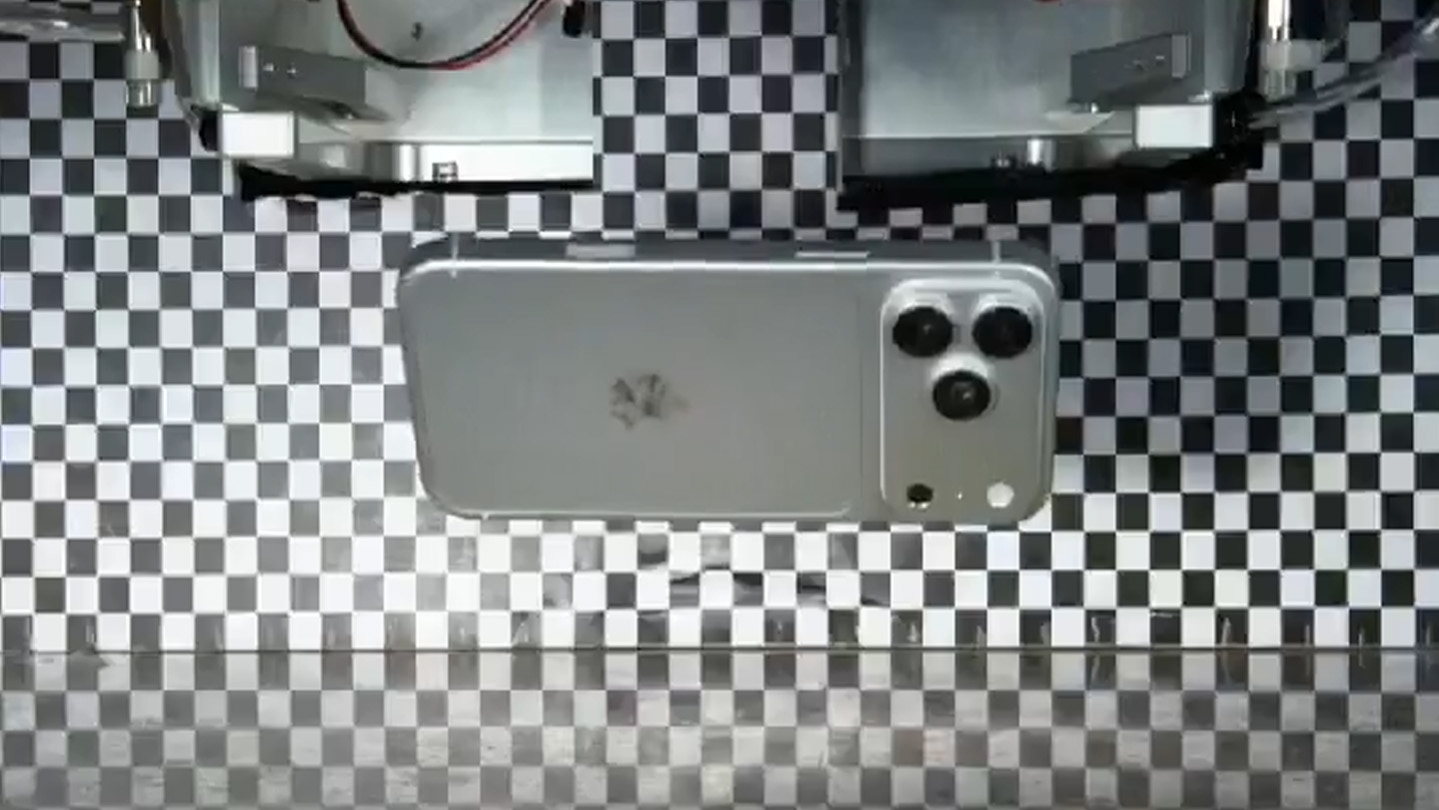 iPhone Ultra та 18 Pro Max: перші погляди на фінальні дизайни перед презентацією Apple 5