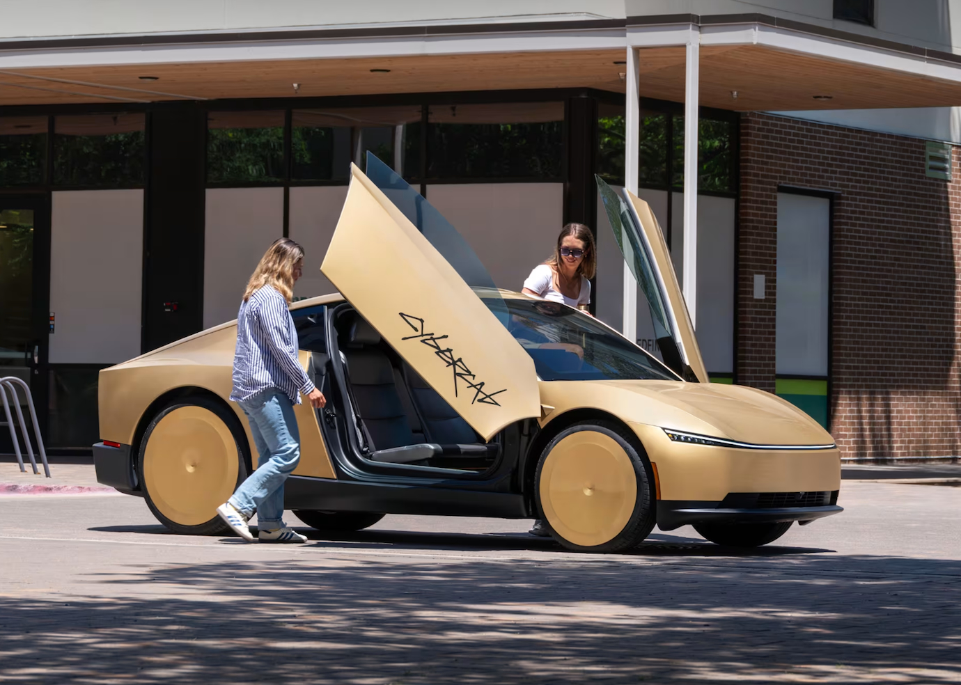Tesla Cybercab: нові правила для водіїв 2 Tesla Cybercab: нові правила для водіїв 2