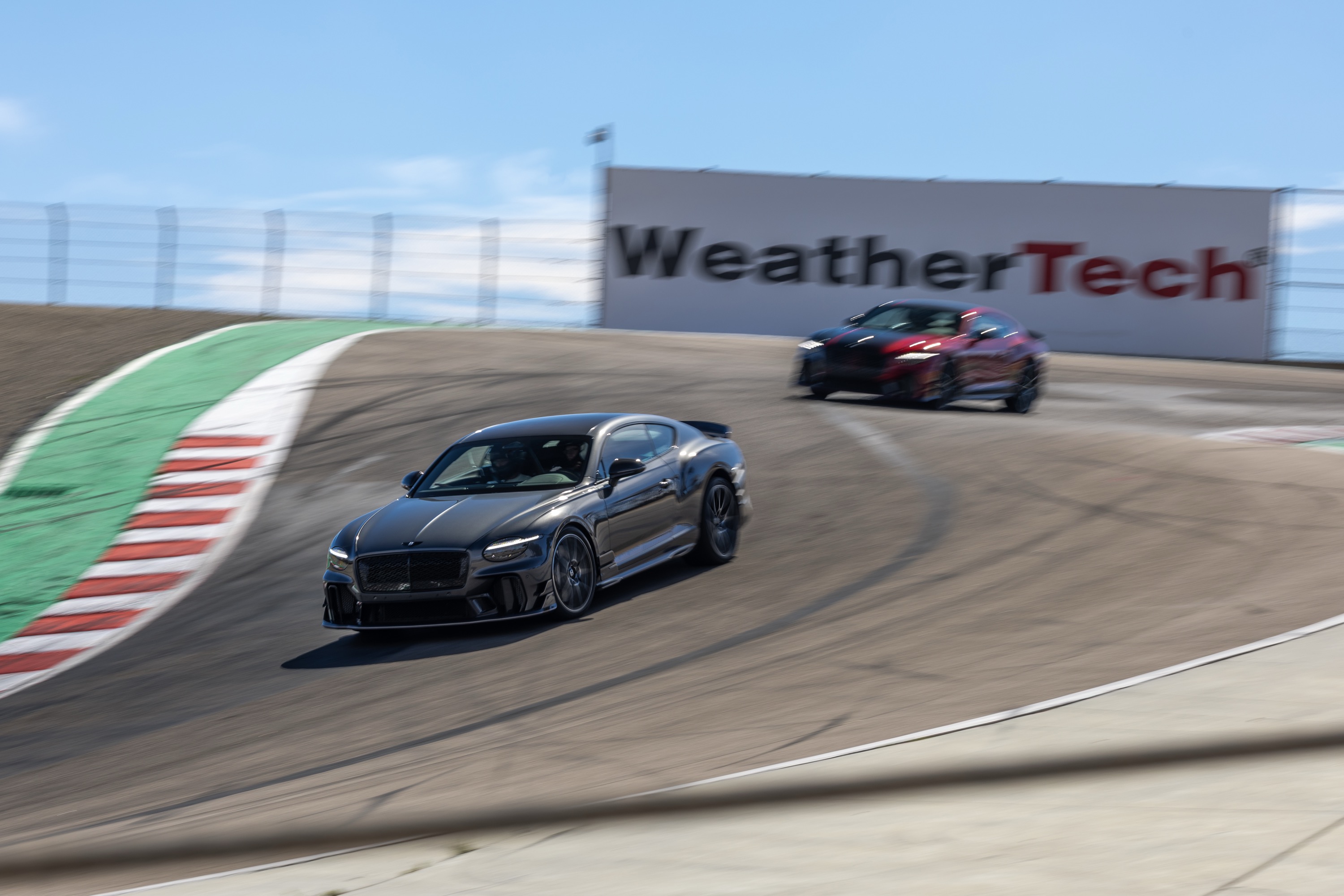 Bentley Supersports: інженерна насолода на мінімалках 2
