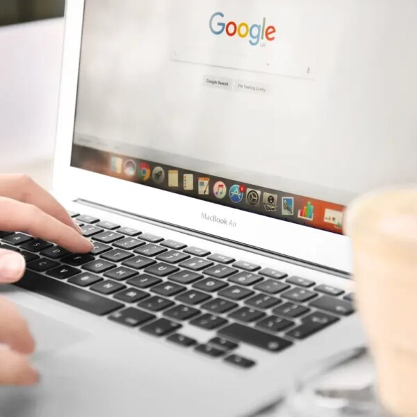 Як видалити особисті дані з пошуку Google