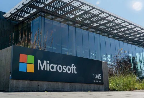 Microsoft вимагає будівництва нових дата-центрів, а радник пропонує розвивати громади
