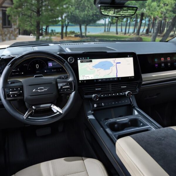 GM оновила інтерфейс своїх головних вантажівок, додавши підтримку CarPlay