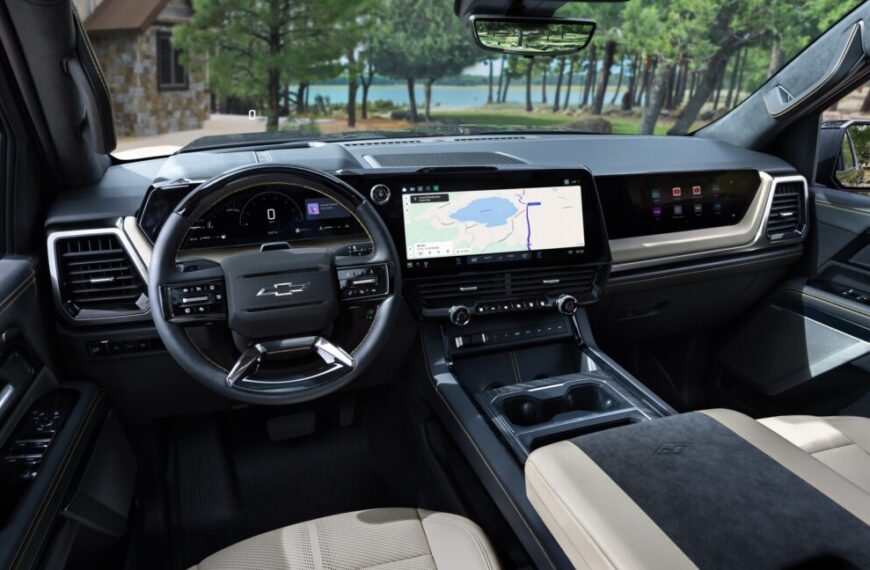 GM оновила інтерфейс своїх головних вантажівок, додавши підтримку CarPlay