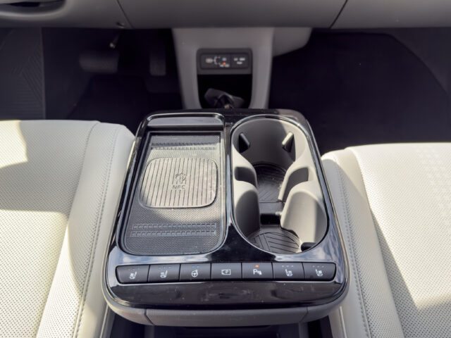 Hyundai Ioniq 5 2026: що в ньому подобається, а що дратує 11