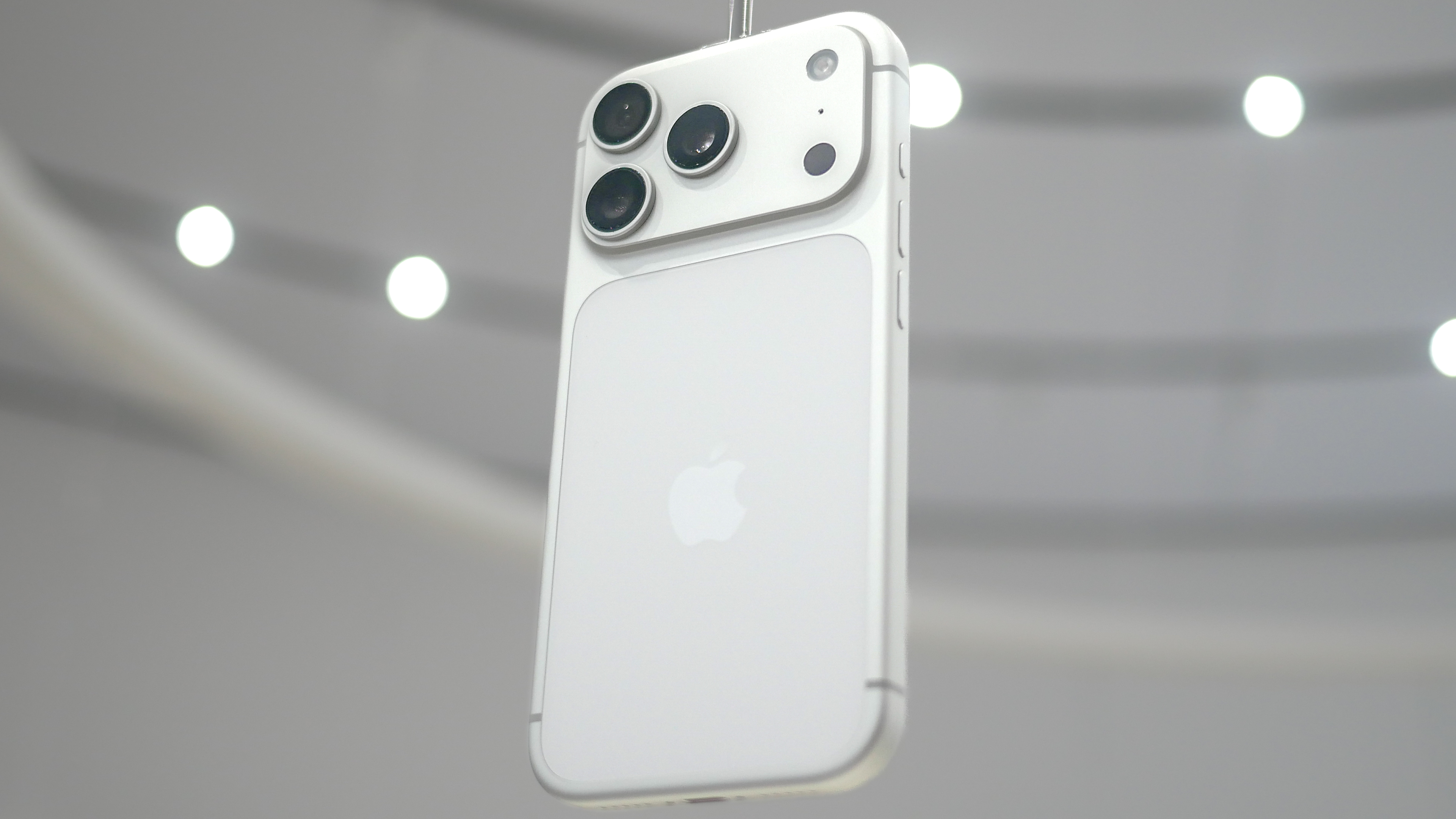iPhone 18 Pro здорожчає, але ціна може виявитися нижчою за прогнозовану 4