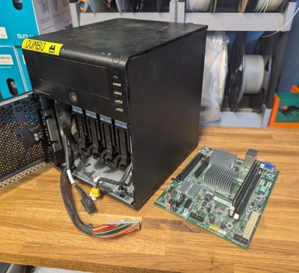 Створено материнську плату для HP-сервера з архаїчним AMD CPU, посилену Raspberry Pi CM5 та M.2 NVMe SSD