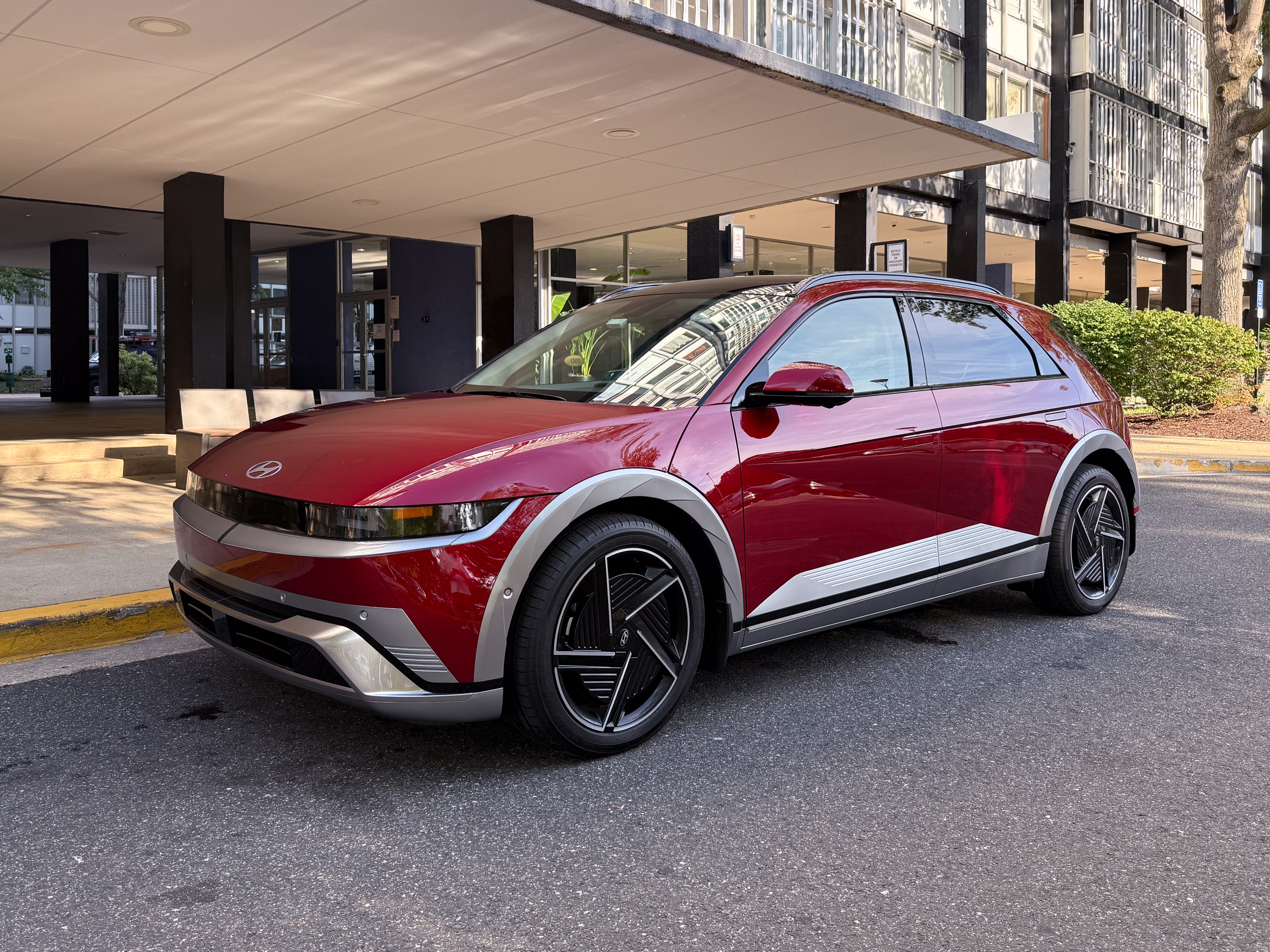 Hyundai Ioniq 5 2026: що в ньому подобається, а що дратує 2