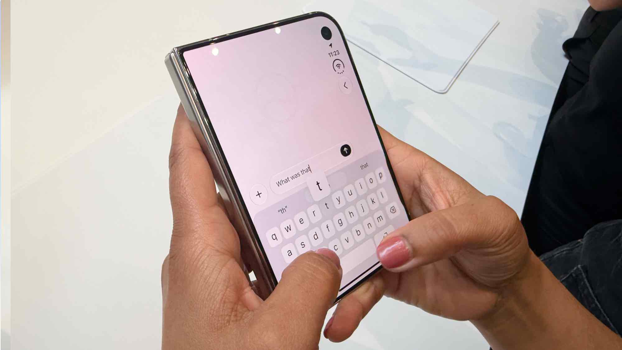 Apple представила iPhone Duo, кинувши виклик конкурентам 6